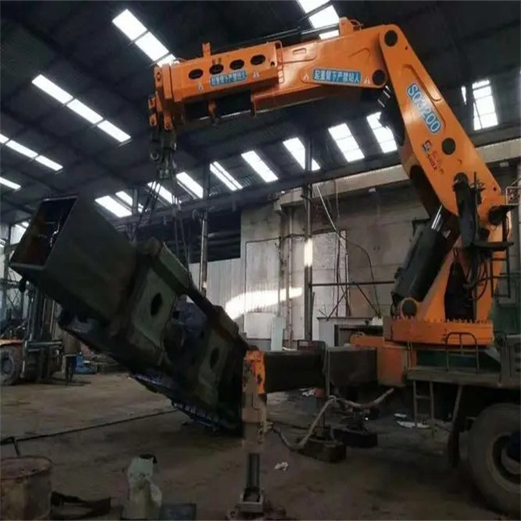 黄埔130吨折臂吊车出租吊机租赁附近电话